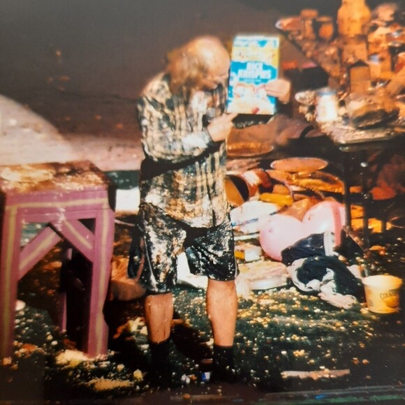 GALLAGHER Comedian Smash stage show COLOR PHOTO 4x6 (2005?) Rice Krispies MESS - Picture 1 of 7